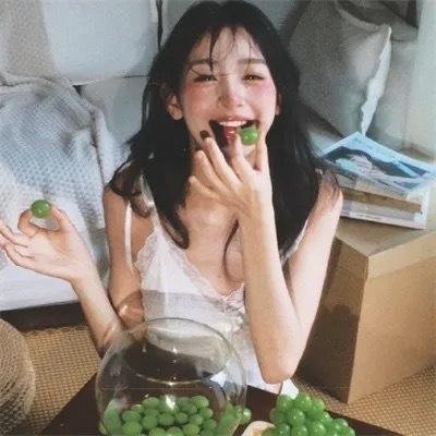 女服务员